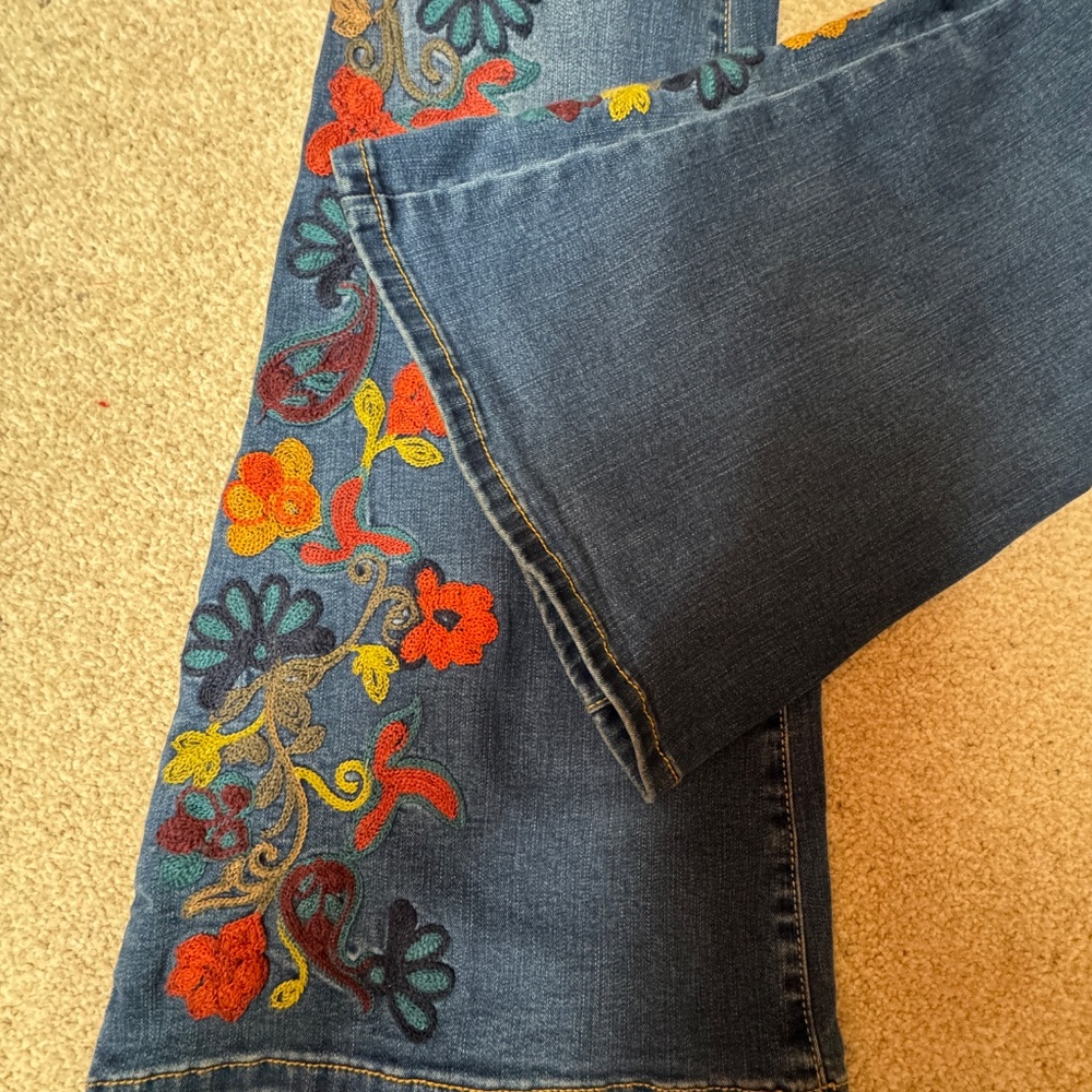 Fabulous Flared Embroidered Jeans - Picture 7 of 7